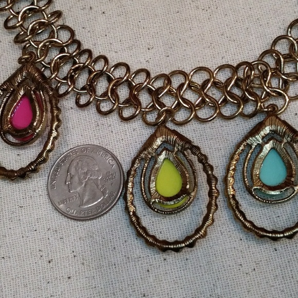 Chain Mail Teardrop Cabochon Statement Necklace - Picture 8 of 8